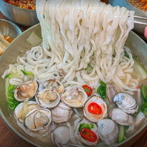 [반월당 맛집] 부자 칼국수 7,900원, 동죽으로 맛을 낸 특별한 국수입니다!